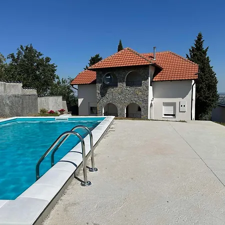 Iskra Hébergement de vacances Novi Sad